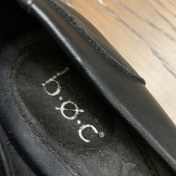 B.O.C. by BORN slip on black ballet flats with decorative flower on toe - Picture 12 of 13